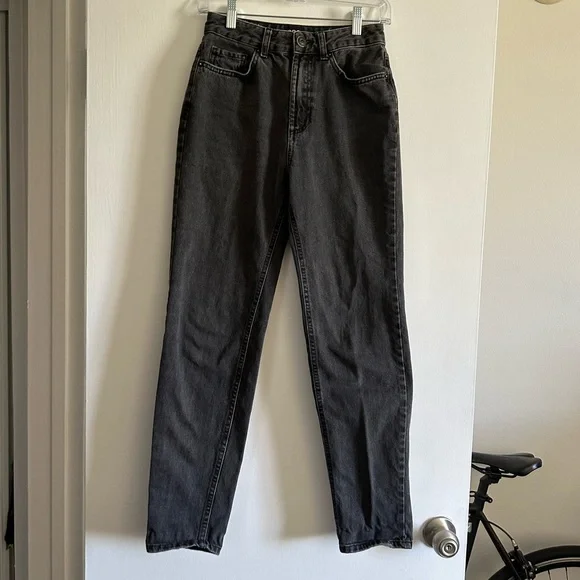 Urban Outfitters BDG Washed Black Boho Classic Mom Jean size 25 EUC - Picture 2 of 7